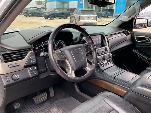 Used 2018 GMC Yukon XL Denali image 16