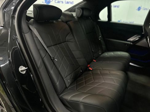 Used 2024 BMW i7 xDrive60 AWD/4WD image 28