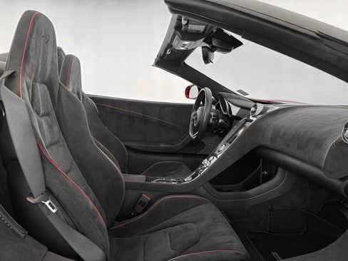 Used 2015 McLaren 650S Spider image 25