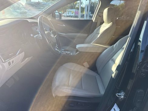 Used 2023 Cadillac XT4 Premium Luxury AWD/4WD image 8