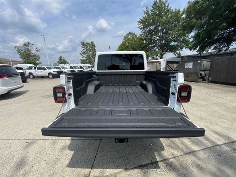 New 2025 Jeep Gladiator Rubicon image 29