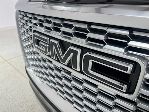 Used 2023 GMC Yukon Denali RWD image 30