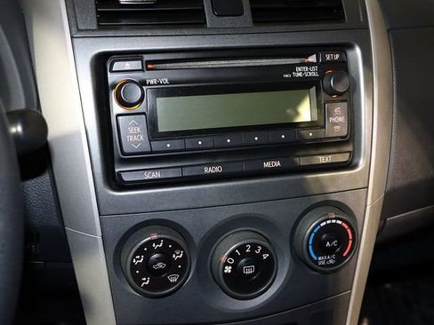 Used 2012 Toyota Corolla S image 18