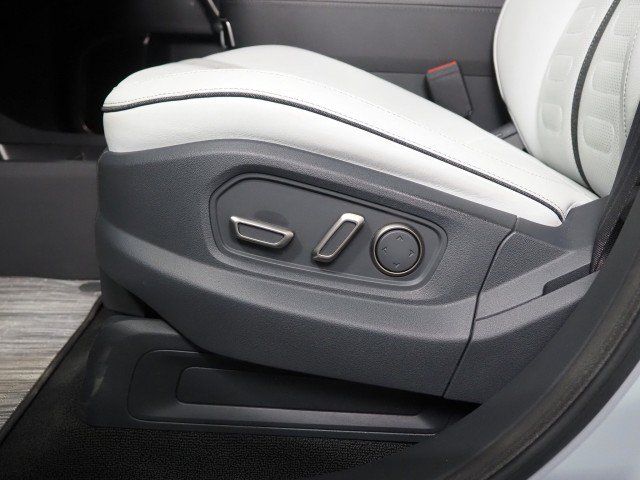 Used 2022 Rivian R1T AWD Adventure Quad image 76