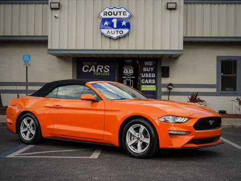 Used 2021 Ford Mustang Convertible RWD image 5
