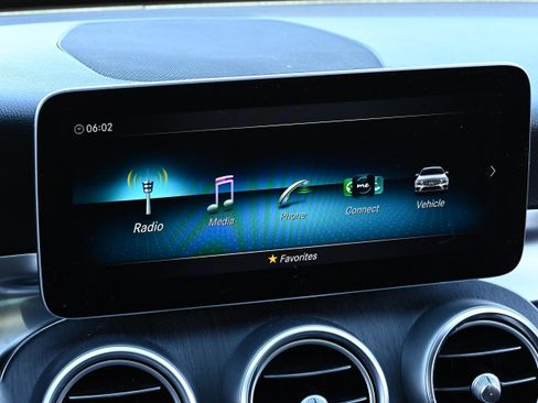 Used 2020 Mercedes-Benz C 300 Sedan image 14