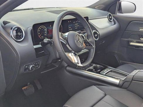 Used 2025 Mercedes-Benz GLA 250 image 3