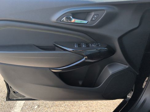 Used 2025 Chevrolet Trax ACTIV image 15