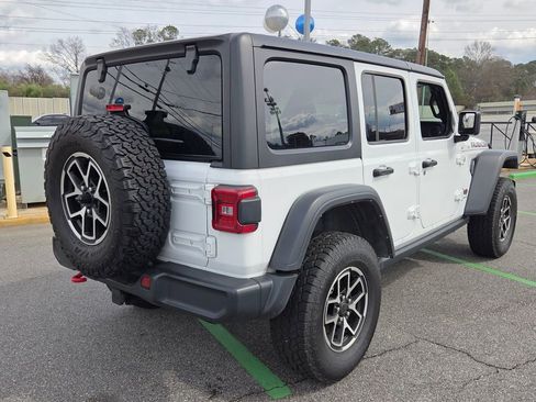 Used 2024 Jeep Wrangler Rubicon image 12