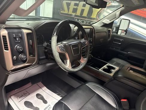 Used 2017 GMC Sierra 3500 Denali w/ Duramax Plus Package AWD/4WD image 7