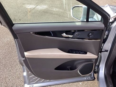 Used 2022 Lincoln Nautilus Reserve w/ Equipment Group 201A image 22