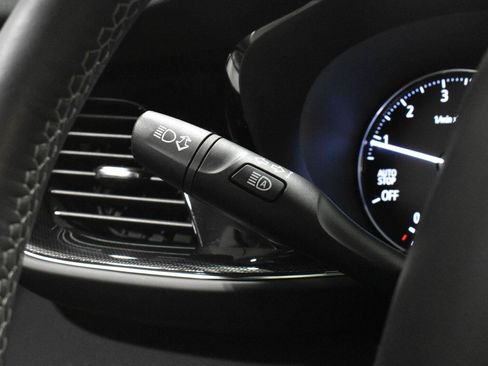 Used 2023 Buick Envision Essence FWD image 11