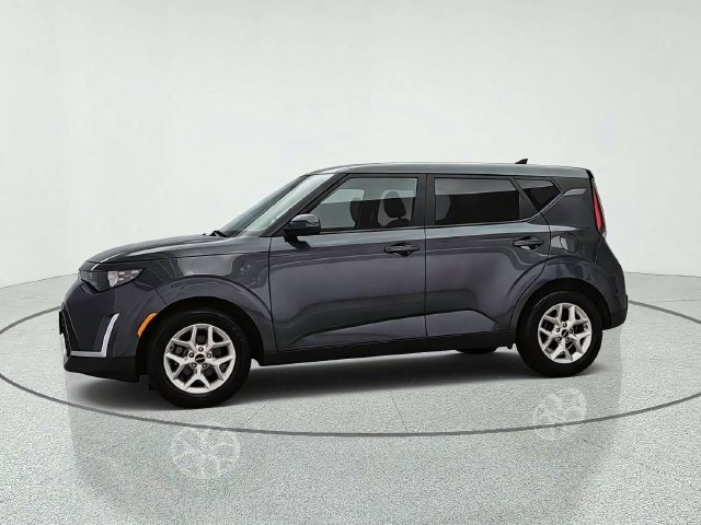 Used 2024 Kia Soul LX w/ Option Group 015 FWD image 3