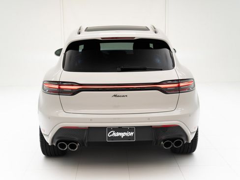 Certified 2025 Porsche Macan image 10