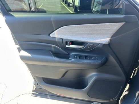 Used 2024 Toyota Grand Highlander Platinum image 28