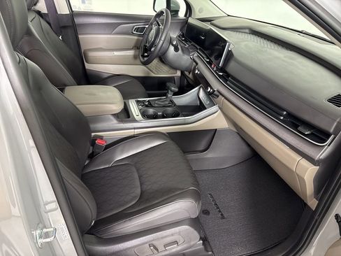 New 2026 Kia Carnival EX image 16