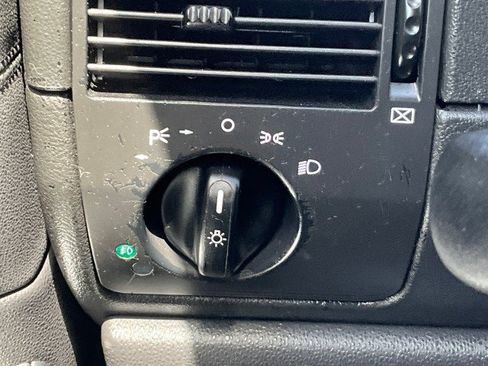 Used 2004 Chrysler Crossfire Coupe RWD image 14