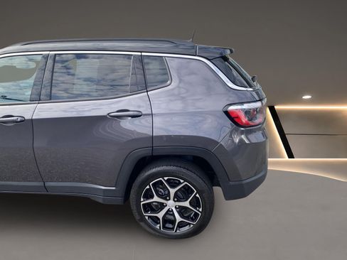 Used 2024 Jeep Compass Limited AWD/4WD image 5