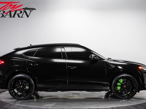 Used 2022 Lamborghini Urus AWD/4WD image 6