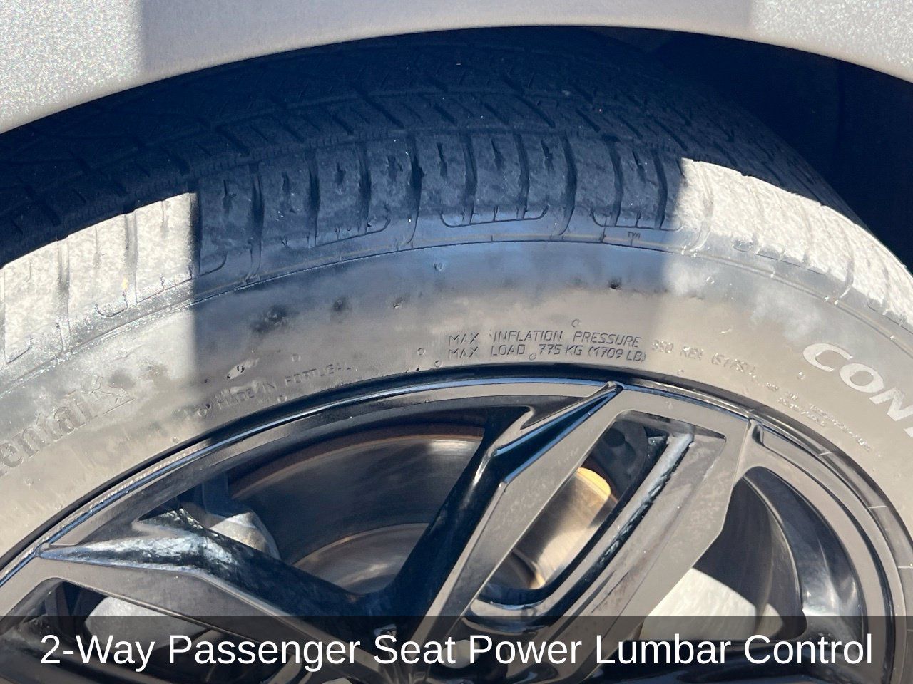 Used 2022 Cadillac XT4 Sport w/ Enhanced Visibility Package FWD image 25