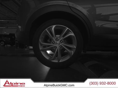 Used 2021 Buick Encore GX Preferred AWD/4WD image 12