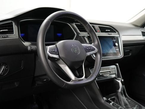 Used 2023 Volkswagen Tiguan SE w/ Panoramic Sunroof Package AWD/4WD image 13