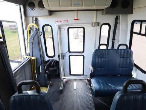 Used 2008 Ford E-350 and Econoline 350 Super Duty image 15