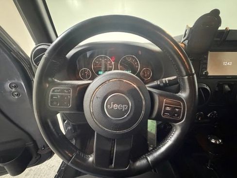 Used 2018 Jeep Wrangler Sport AWD/4WD image 15