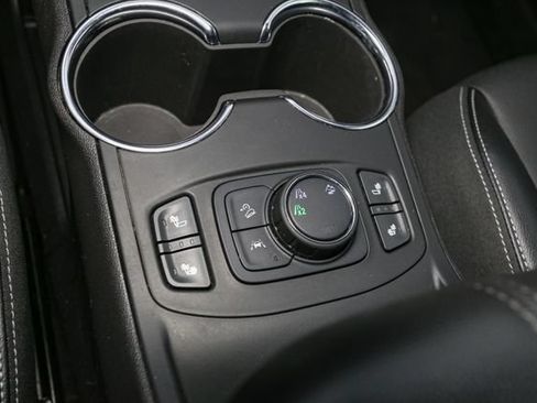 Used 2024 GMC Terrain SLT AWD/4WD image 26