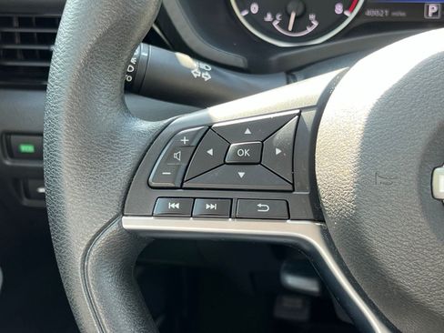 Used 2025 Nissan Sentra SV FWD image 25