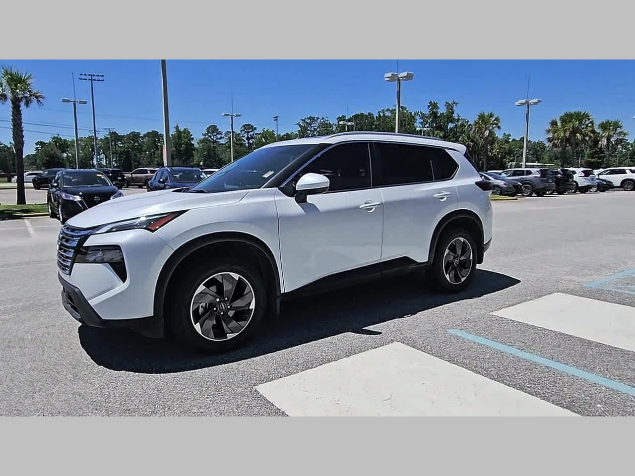 Used 2024 Nissan Rogue SV w/ SV Premium Package FWD image 24