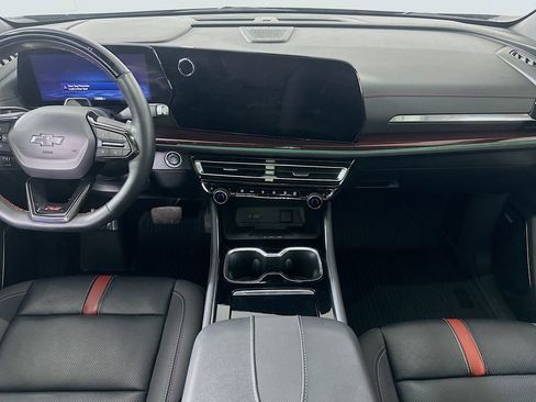 Used 2025 Chevrolet Traverse RS w/ LPO, Cargo Package image 18