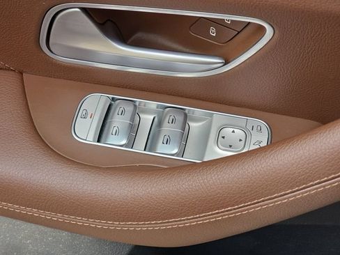 Used 2024 Mercedes-Benz GLS 450 4MATIC image 32
