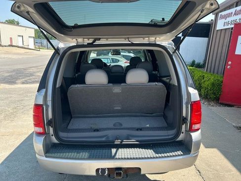 Used 2004 Ford Explorer XLT AWD/4WD image 8