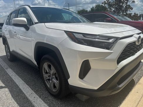 Used 2025 Toyota RAV4 XLE AWD/4WD image 2