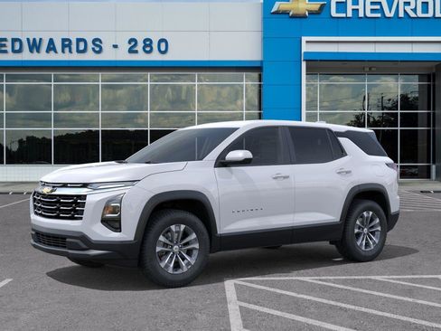 New 2026 Chevrolet Equinox LT FWD image 2
