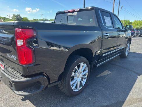Used 2025 Chevrolet Silverado 1500 High Country AWD/4WD image 3