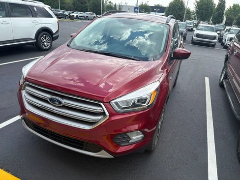 Used 2017 Ford Escape SE w/ SE Leather Comfort Package AWD/4WD image 1