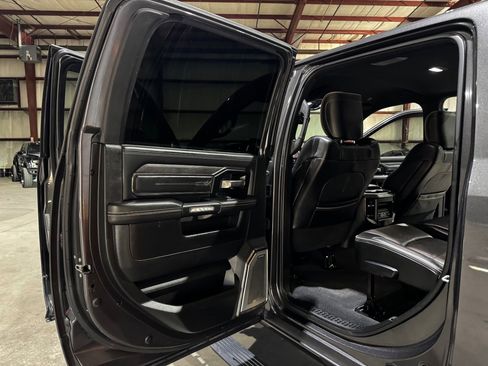 Used 2019 RAM 3500 Limited w/ Max Tow Package image 18