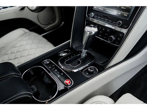 Used 2018 Bentley Flying Spur V8 image 44