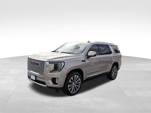 Used 2021 GMC Yukon Denali w/ Denali Premium Package image 2