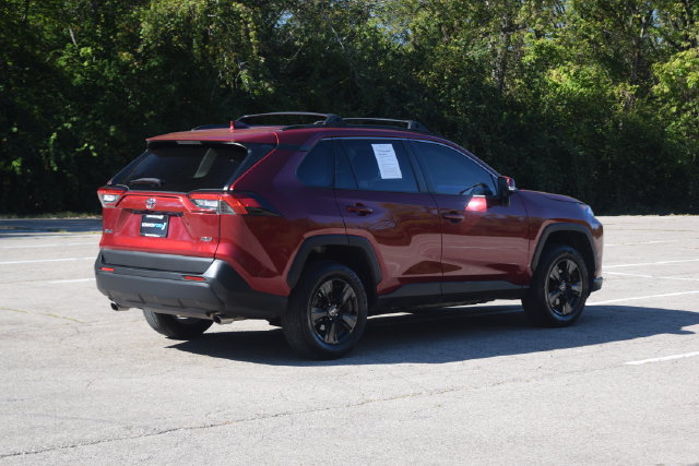 Used 2020 Toyota RAV4 XLE w/ Convenience Package FWD image 26
