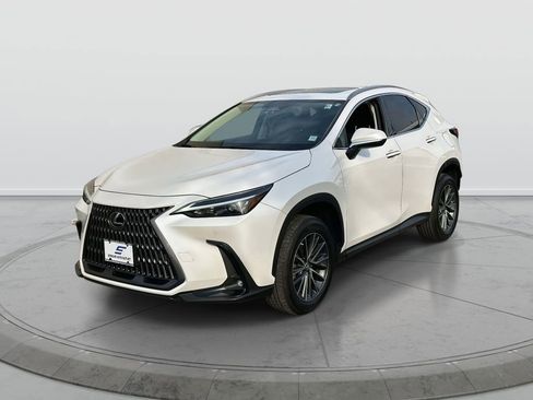 Used 2023 Lexus NX 250 FWD image 3