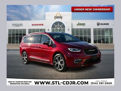 New 2026 Chrysler Pacifica Pinnacle