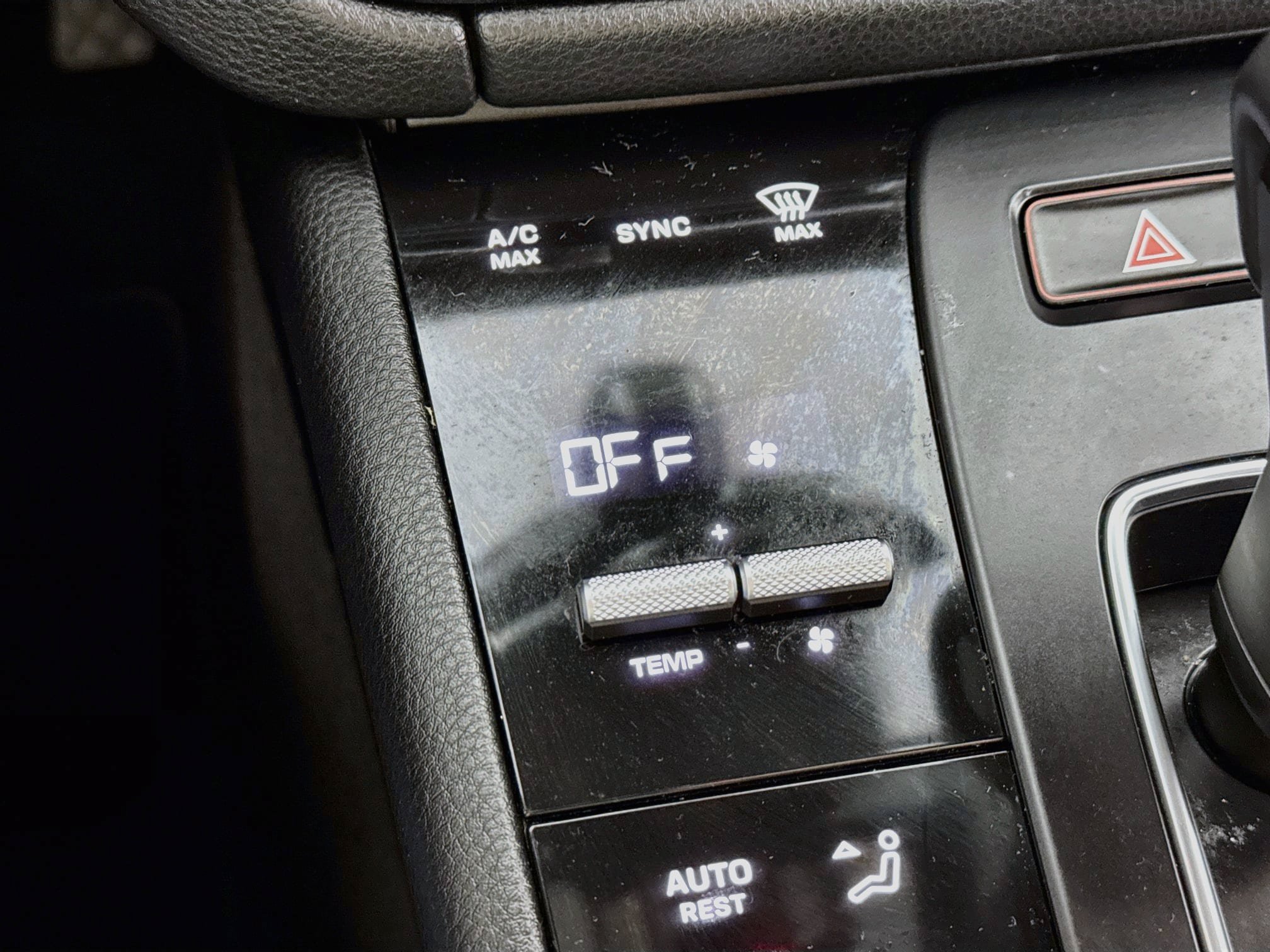 Used 2023 Porsche Macan AWD/4WD image 19