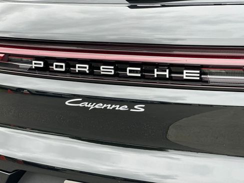 New 2026 Porsche Cayenne S image 33