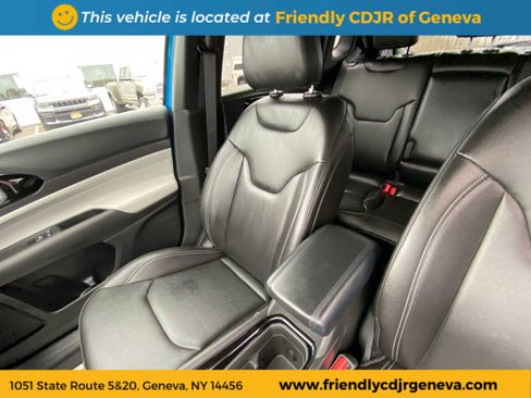 Used 2025 Jeep Compass Limited image 10