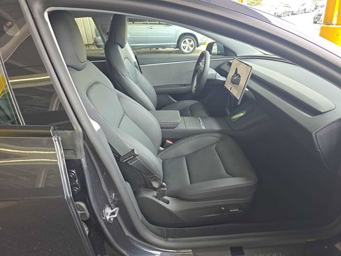 Used 2025 Tesla Model 3 Long Range RWD image 8