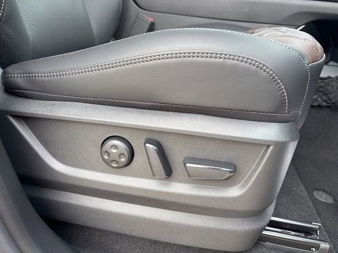 New 2025 Nissan Armada Platinum w/ Convenience Package image 23