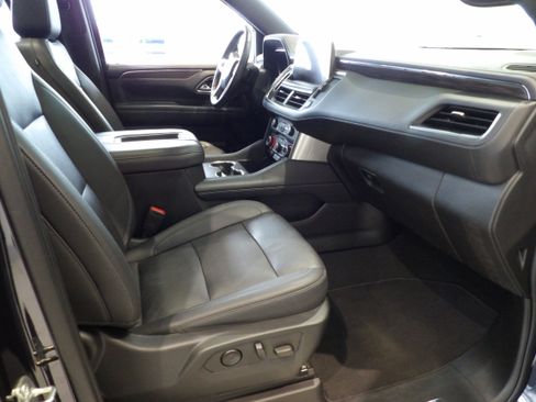 Used 2022 Chevrolet Tahoe LT w/ Luxury Package AWD/4WD image 28